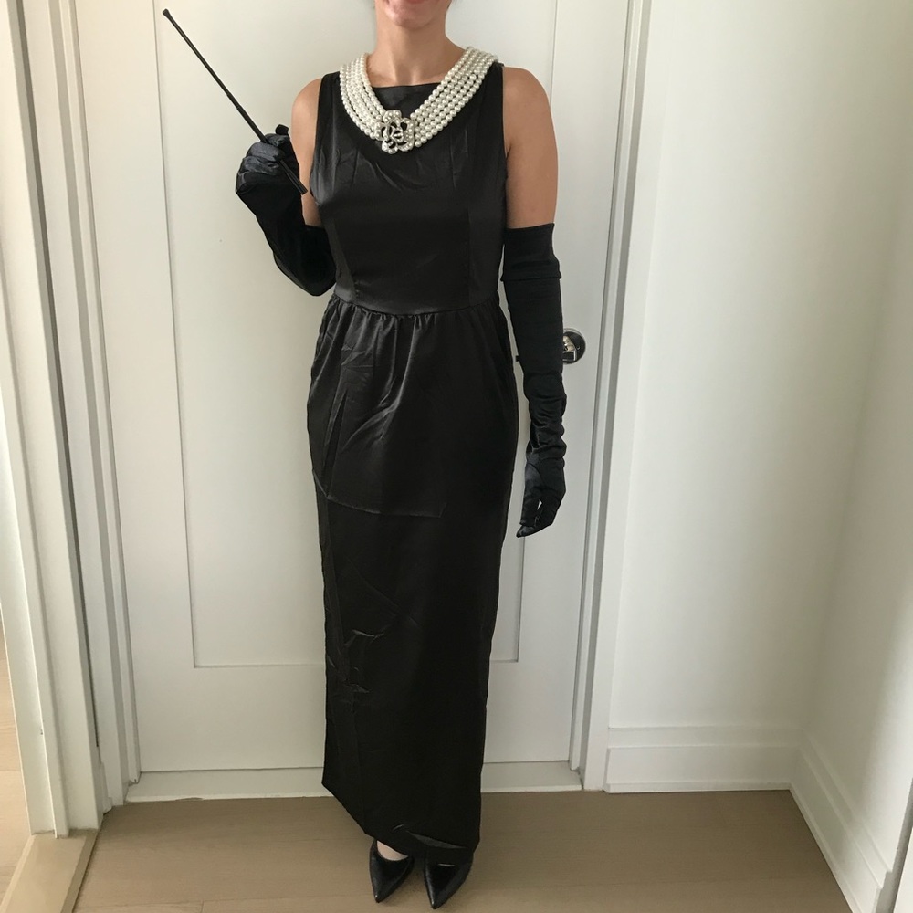 Audrey Hepburn black dress with accessories